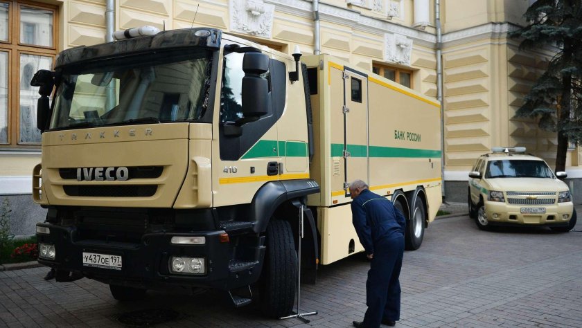 Инкассаторская машина ЦБ РФ