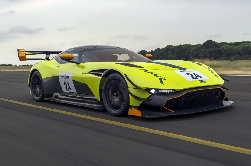 Aston martin vulcan amr pro