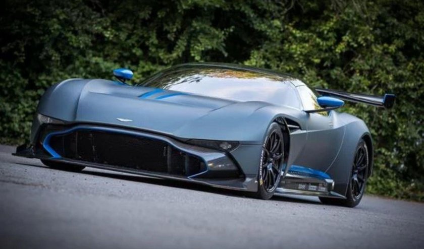 Aston martin vulcan 2015