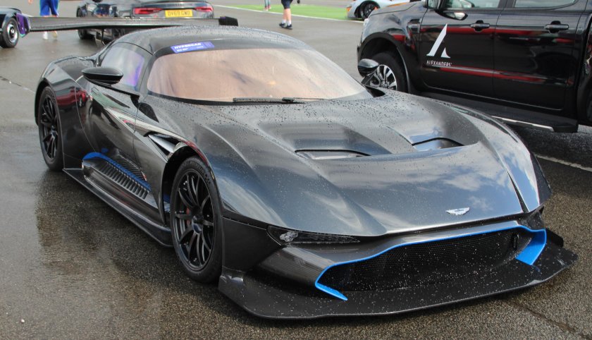 Aston Martin Vulcan без обвесов