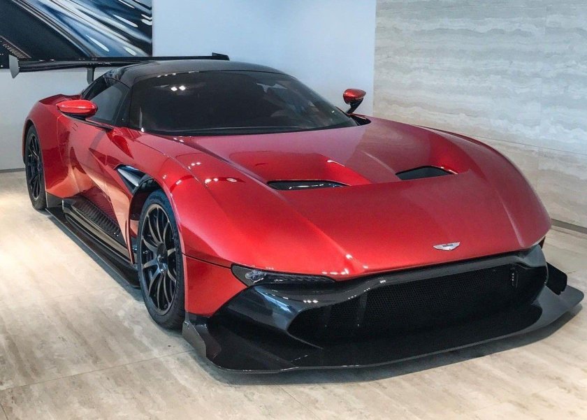2016 aston martin vulcan