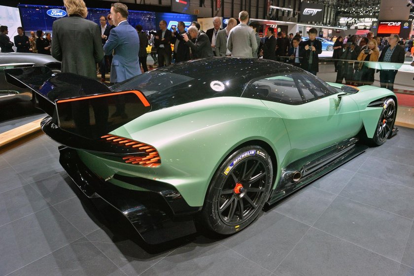 Aston Martin Vulcan 2015