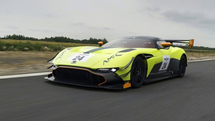 Aston Martin Vulcan Amr