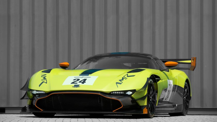 Aston Martin Vulcan Amr Pro