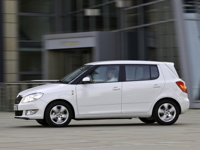Skoda fabia 2 поколение