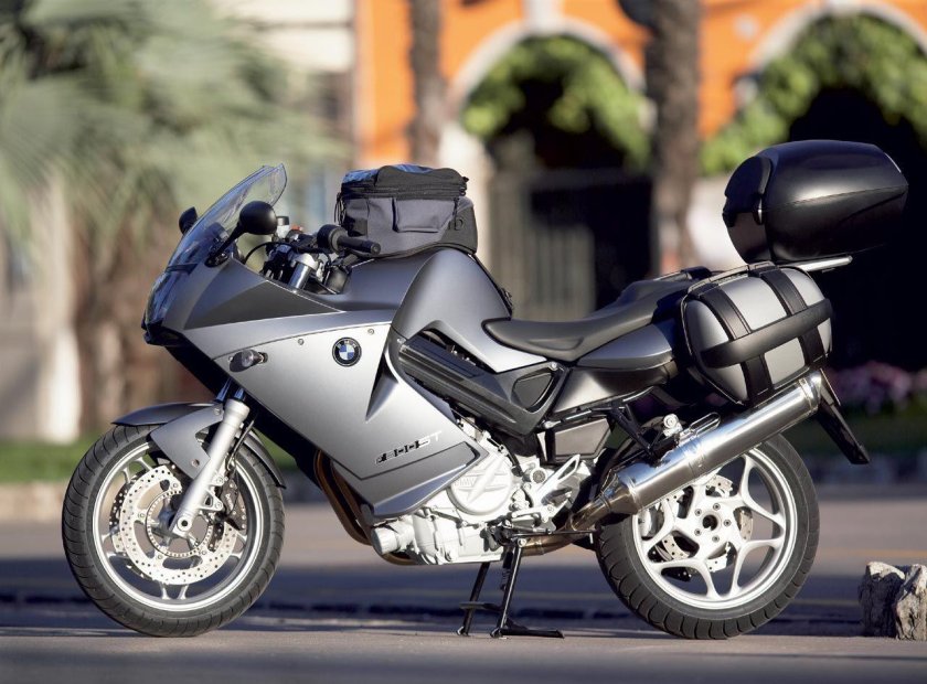 BMW f800st