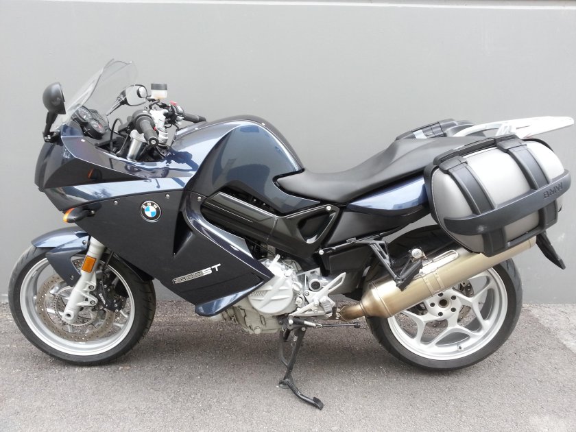 BMW f800st