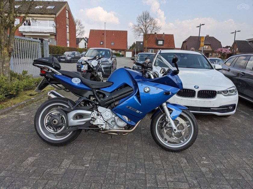 Мотоцикл bmw f800st
