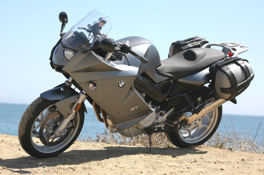 BMW f800st