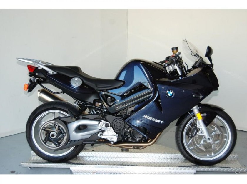 BMW f800st