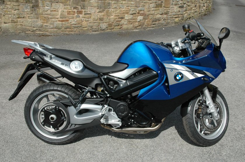 BMW f800st
