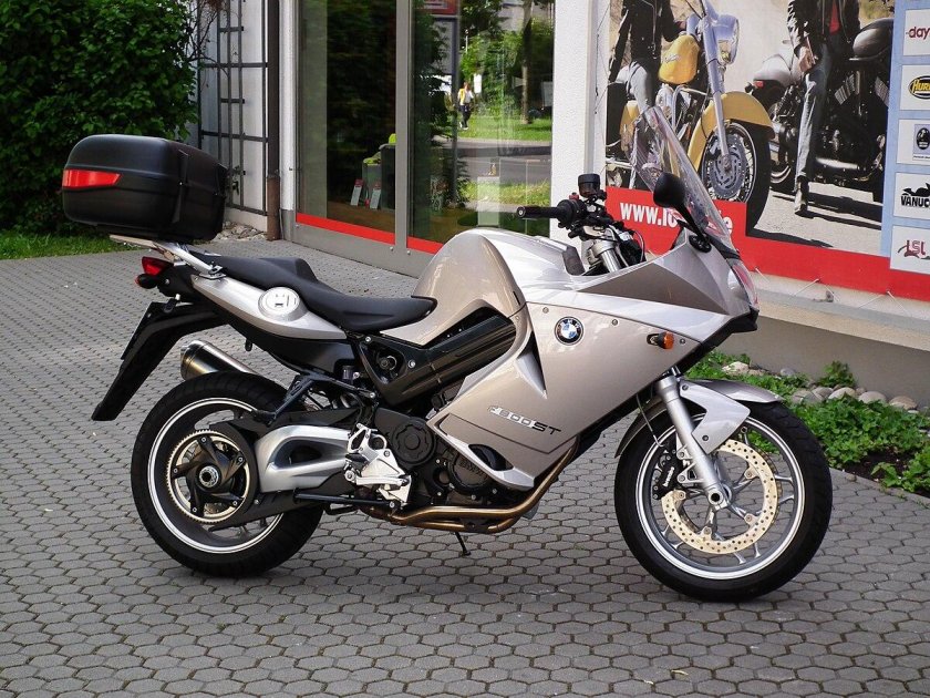 BMW f800st