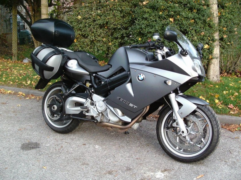 Мотоцикл БМВ ф800
