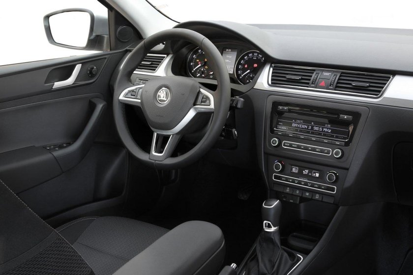 Шкода Рапид 2023 салон