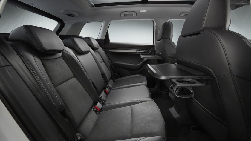 Шкода Карок салон сзади