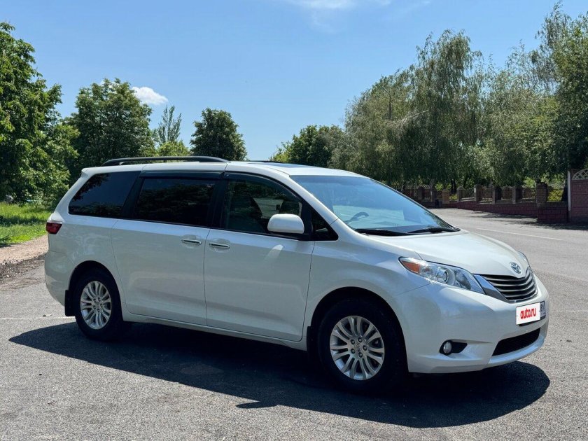 Toyota sienna 2015