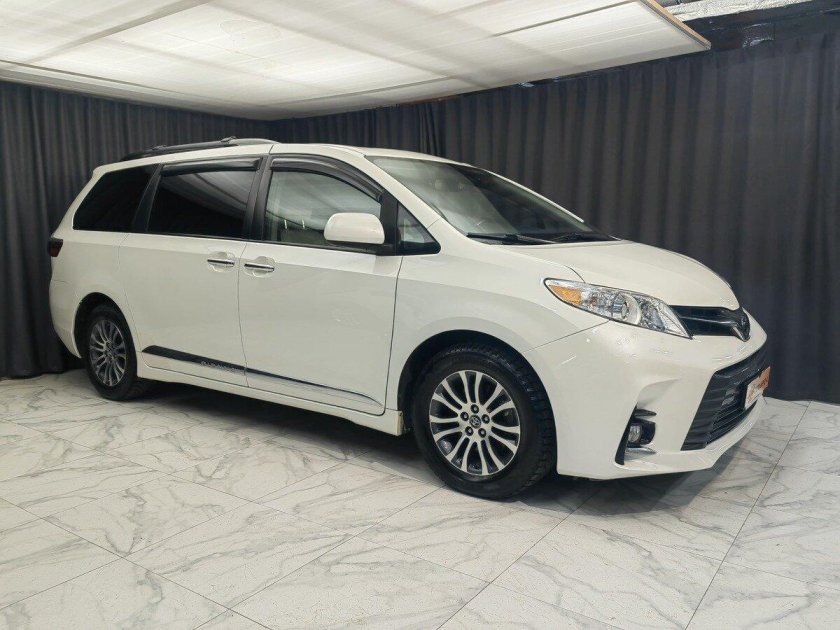 Toyota sienna 2018