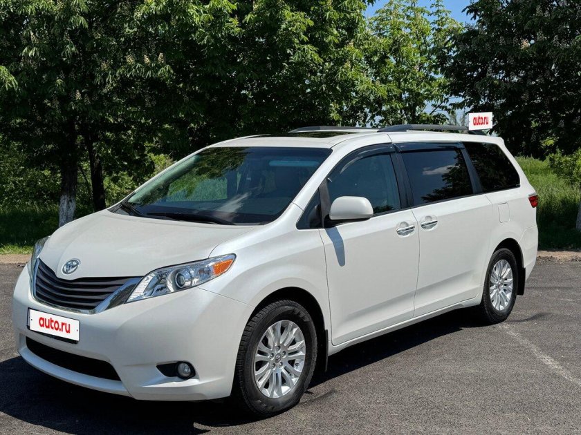 Toyota sienna 3