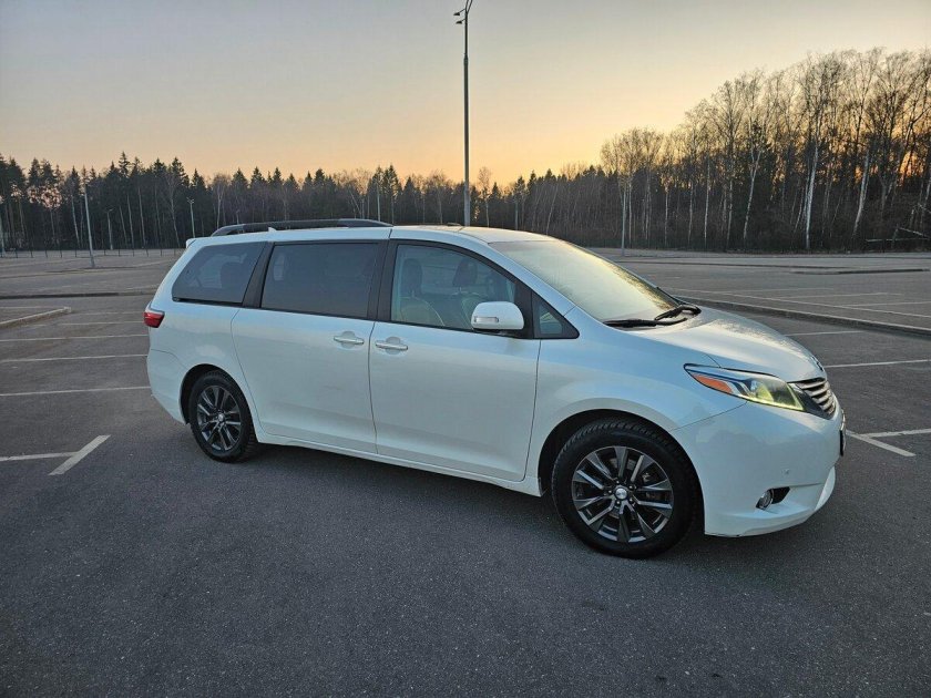 Toyota sienna 2015