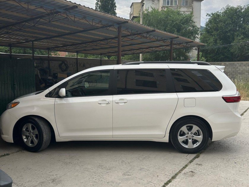 Тойота сиенна 3