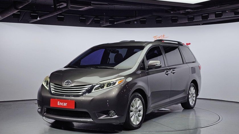 Тойота Сиенна 2018