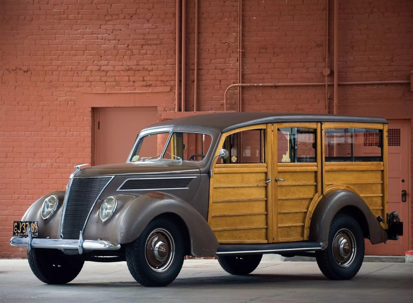 Ford Deluxe Woodie Station Wagon 1937