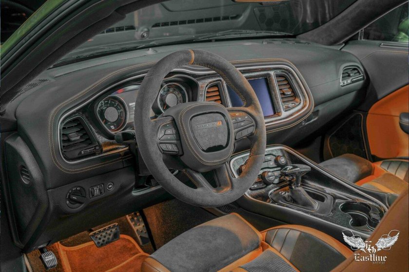 Додж челленджер салон перешитый