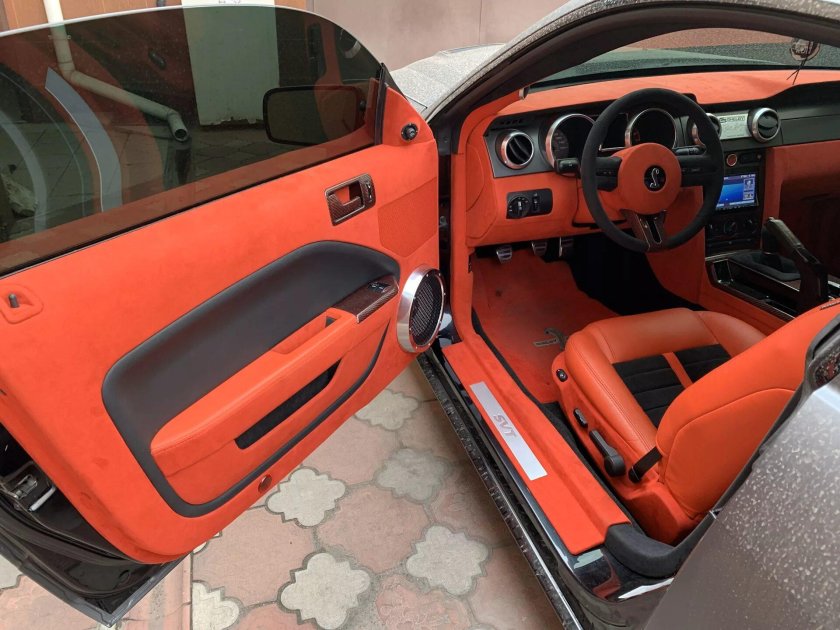 Dodge Challenger салон