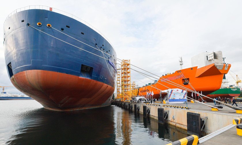 Газовоз Алексей Косыгин звезда