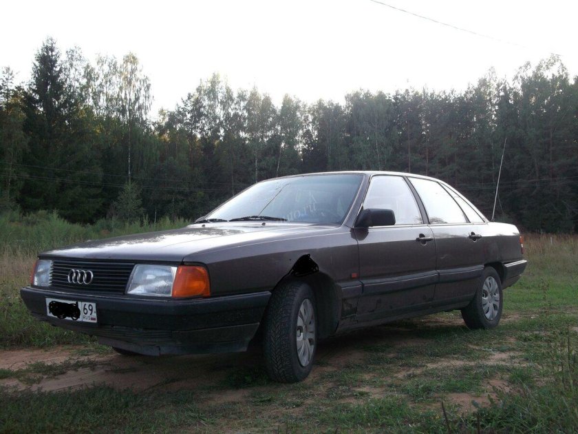 Ауди 100 2.2 сигара