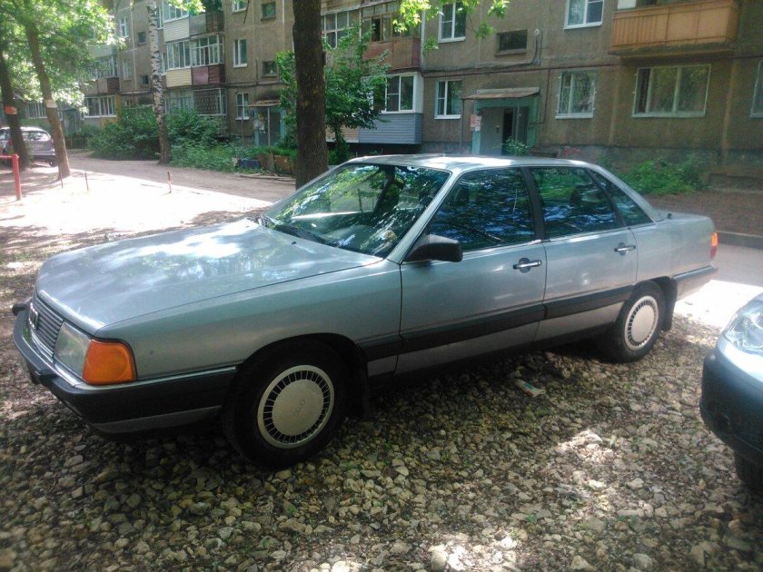 Ауди 100 2.2 сигара