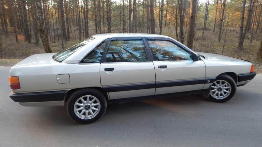 Ауди 100 1987 г.