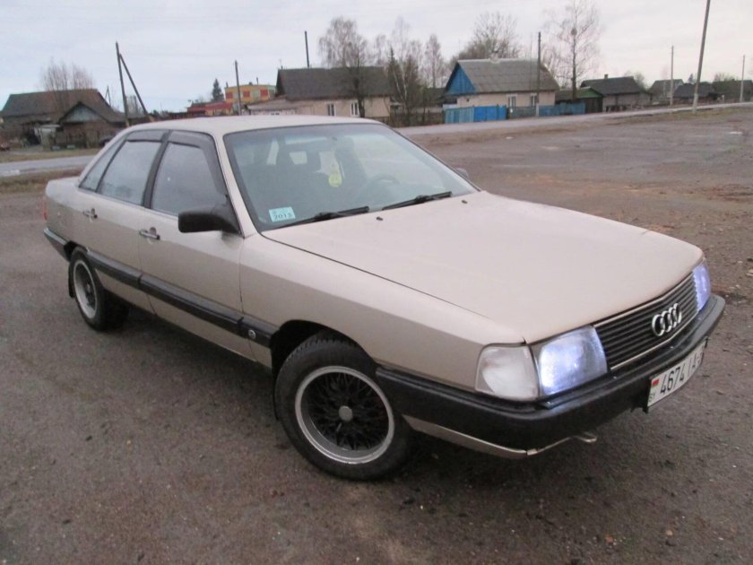 Ауди 100 2.2 сигара