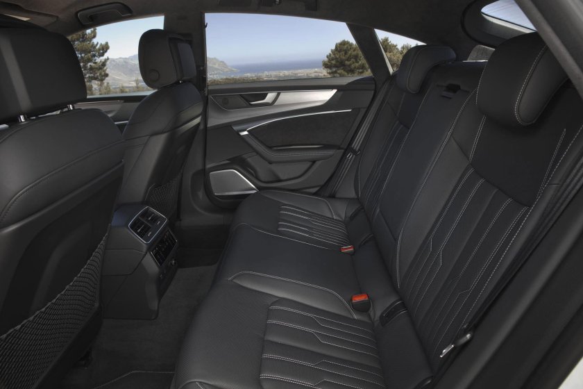 Ауди 2015 салон сзади