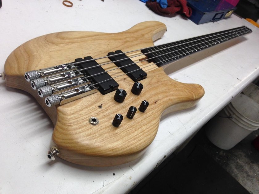 Бас гитара 4 струны