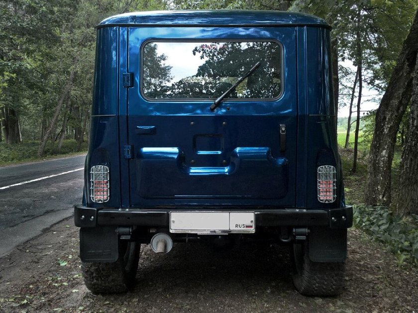 УАЗ Хантер сзади