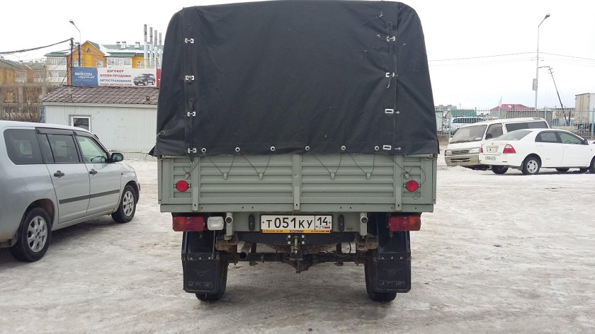 УАЗ 3303 сзади