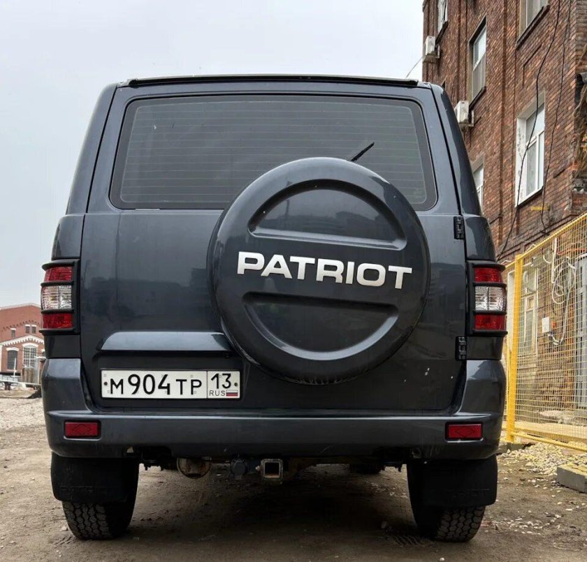 Уаз патриот вид сзади