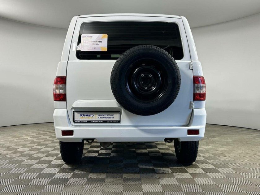 Белый уаз патриот