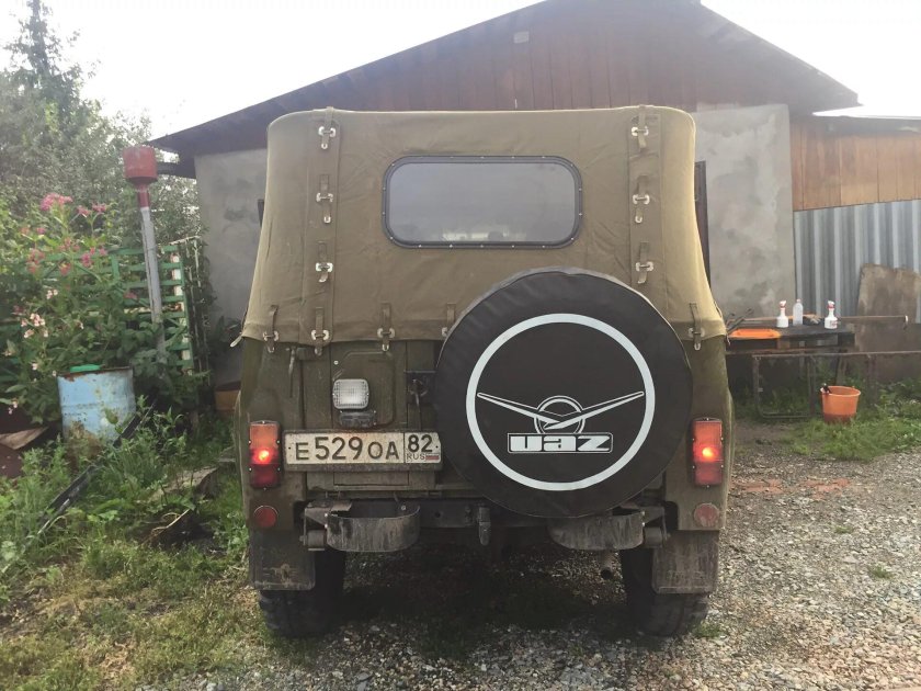 УАЗ 469 сзади