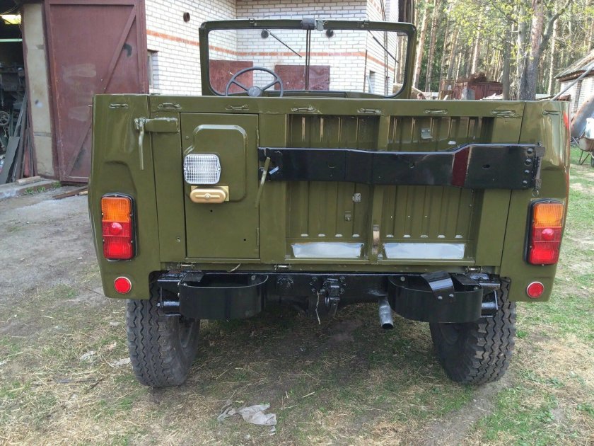УАЗ 469 сзади