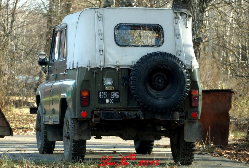 УАЗ 469 сзади