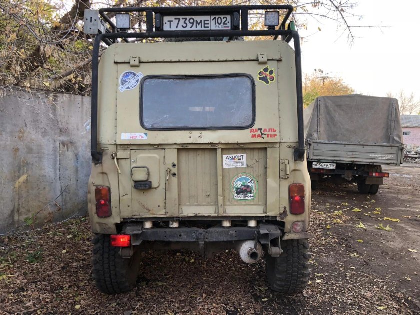 УАЗ 469 сзади
