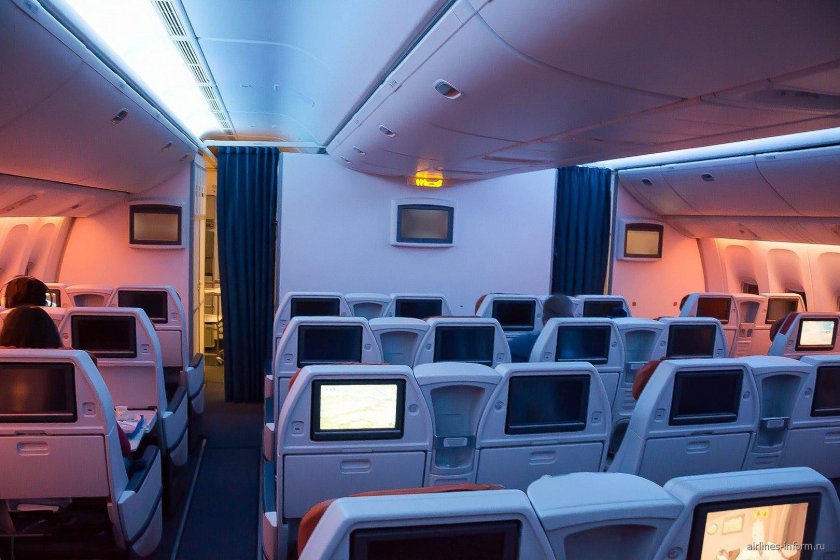 Boeing 777-300 салон