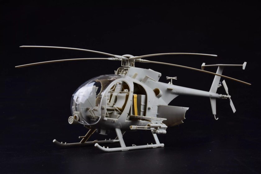 Kitty Hawk 1/35 Ah-6j/ MH-6j little Bird