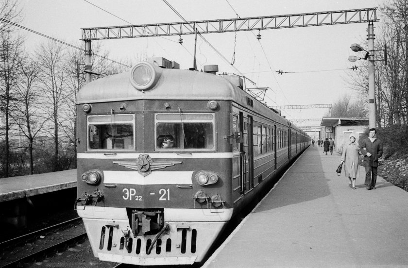 Эр22 электропоезд