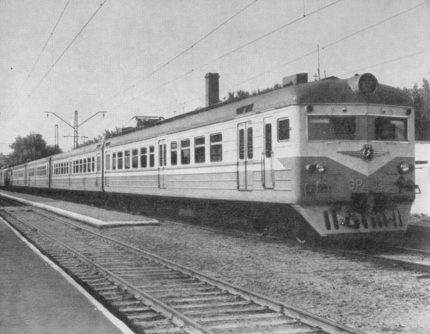 Эр22 электропоезд