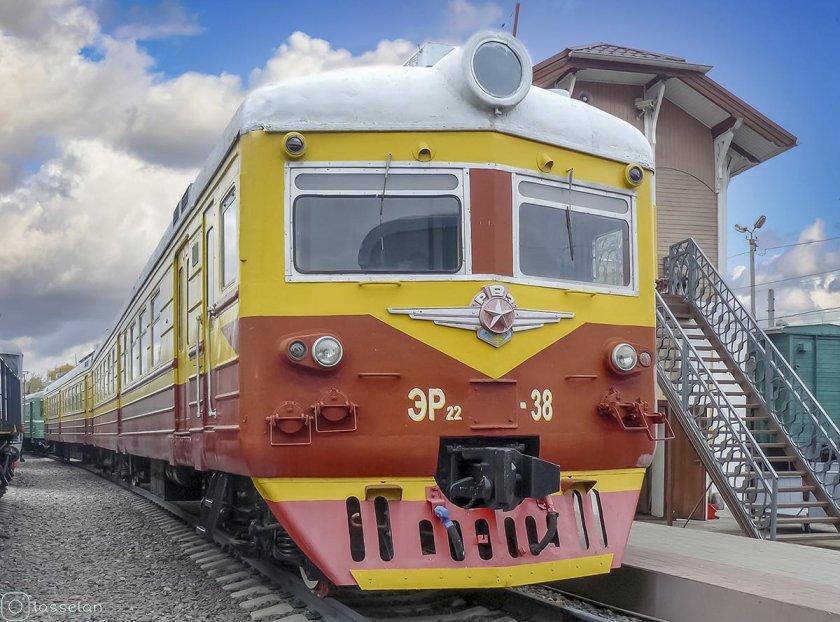 Эр22 электропоезд кабина