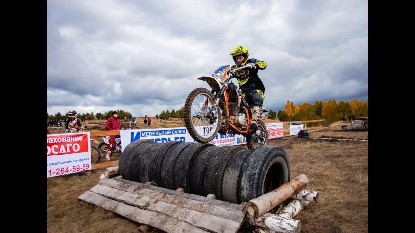 Препятствие с покрышками в эндуро