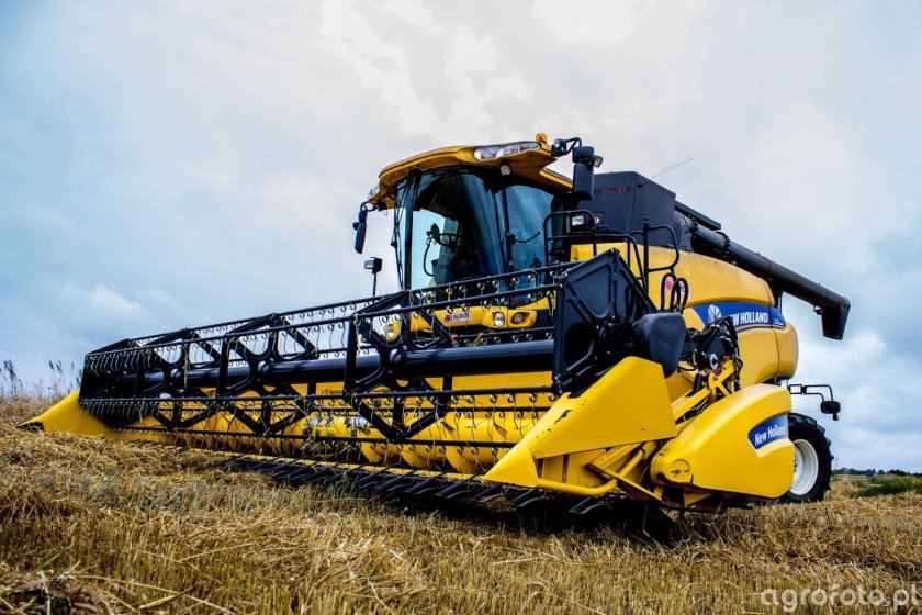 Комбайн Нью Холланд